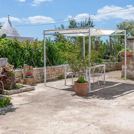 לינה וארוחת בוקר La Casedde 4*