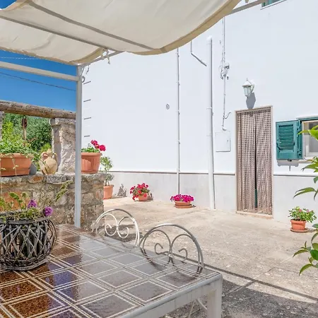 Bed & Breakfast La Casedde 4*